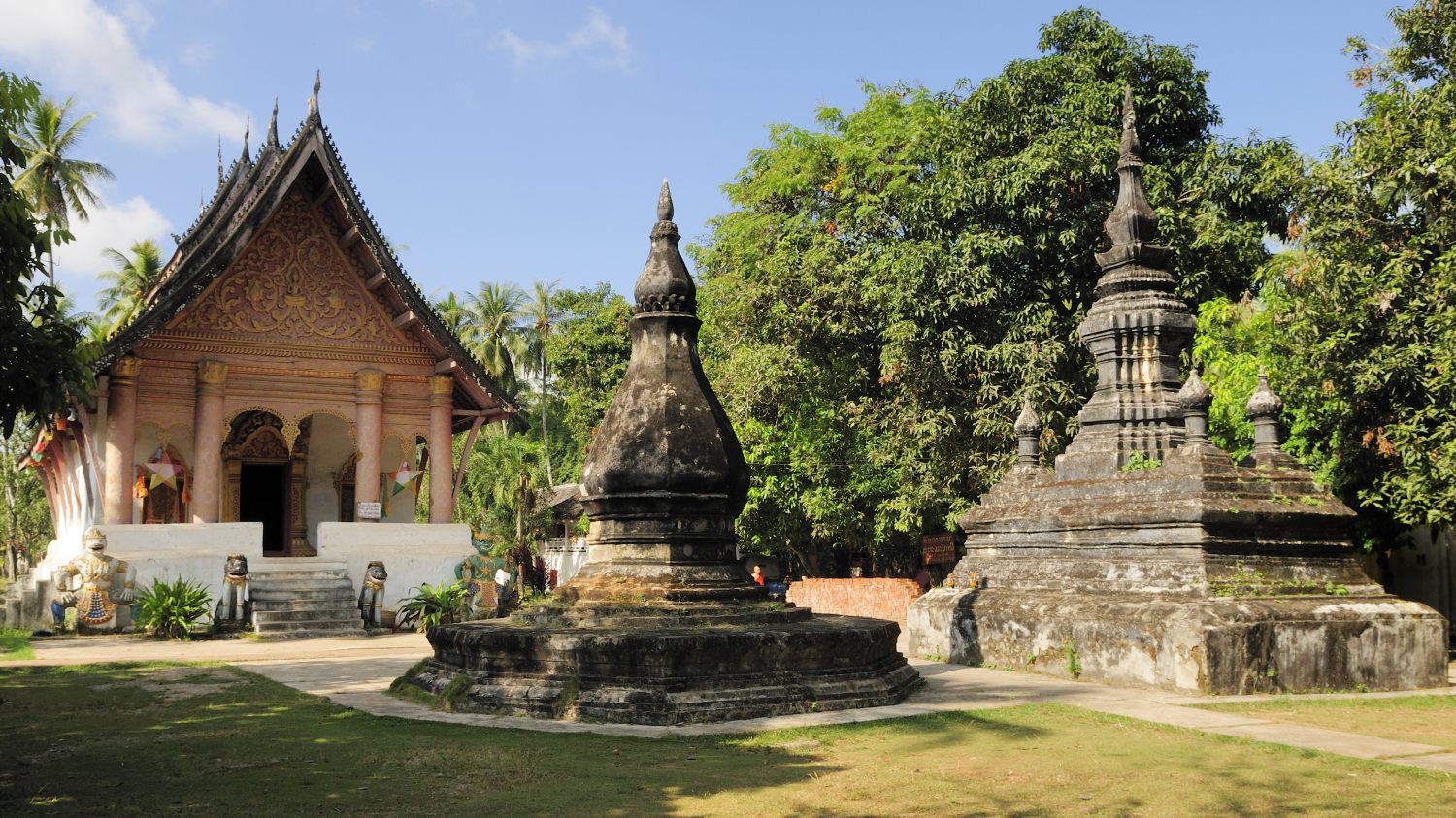 https://mdw-travel-data-us-east-1.s3.amazonaws.com/img/country/Laos/Golden-City-Temple-Wat-Aham/img_00.jpg