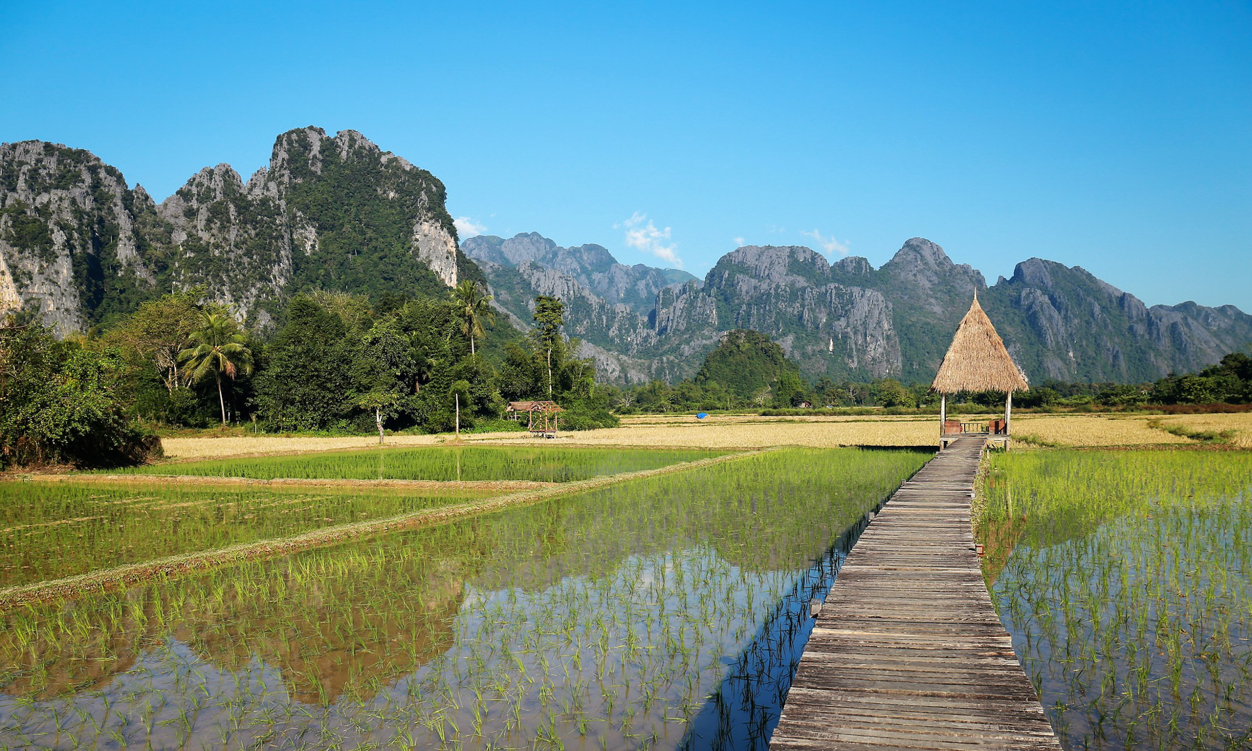 https://mdw-travel-data-us-east-1.s3.amazonaws.com/img/country/Laos/Grand-Stupa/img_03.jpg