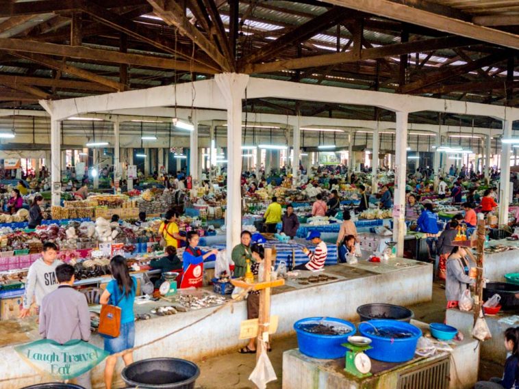 https://mdw-travel-data-us-east-1.s3.amazonaws.com/img/country/Laos/Houay-Leuang-Market/img_02.jpg