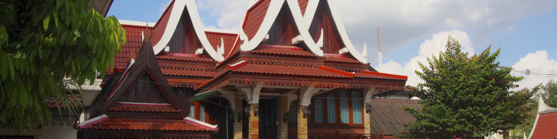 https://mdw-travel-data-us-east-1.s3.amazonaws.com/img/country/Laos/Houay-Xai-Border-Crossing/img_01.jpg
