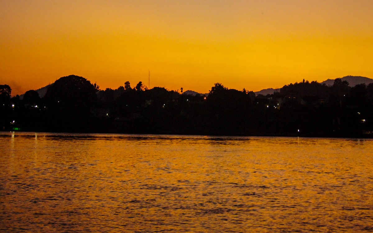 https://mdw-travel-data-us-east-1.s3.amazonaws.com/img/country/Laos/Houay-Xai-District/img_02.jpg