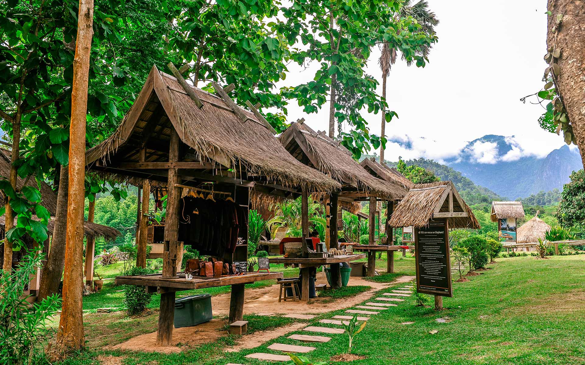 https://mdw-travel-data-us-east-1.s3.amazonaws.com/img/country/Laos/Houayxay-Elephant-Village/img_00.jpg