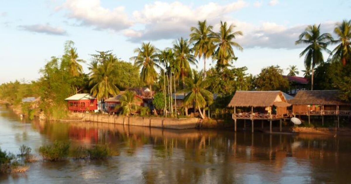 https://mdw-travel-data-us-east-1.s3.amazonaws.com/img/country/Laos/Ile-de-Khone/img_00.jpg