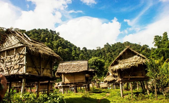 https://mdw-travel-data-us-east-1.s3.amazonaws.com/img/country/Laos/Khmu-Village/img_01.jpg