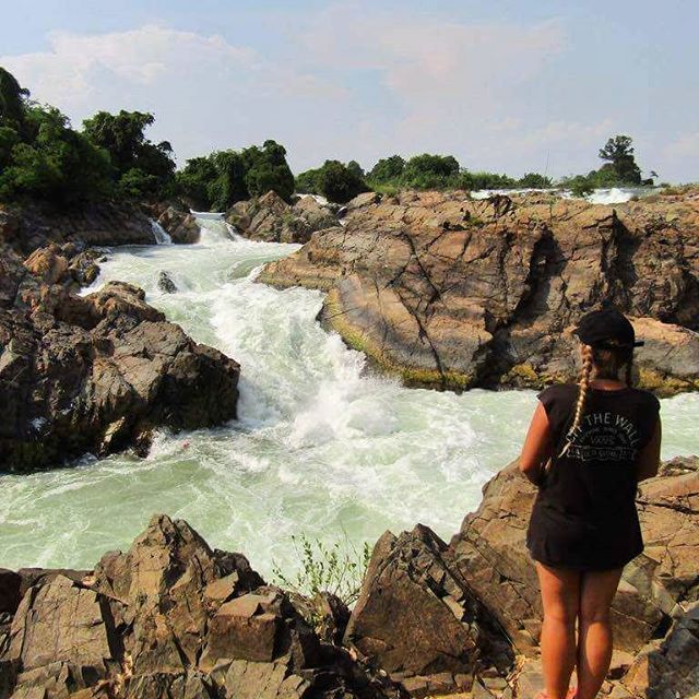 https://mdw-travel-data-us-east-1.s3.amazonaws.com/img/country/Laos/Khon-Phapeng-Falls/img_02.jpg