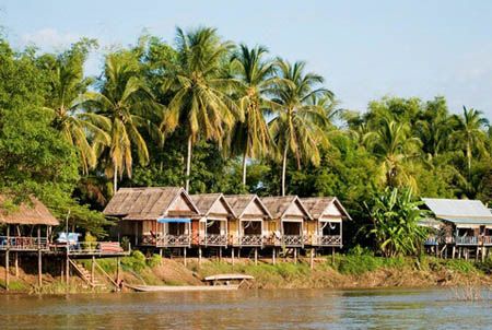 https://mdw-travel-data-us-east-1.s3.amazonaws.com/img/country/Laos/Khong-Island/img_03.jpg