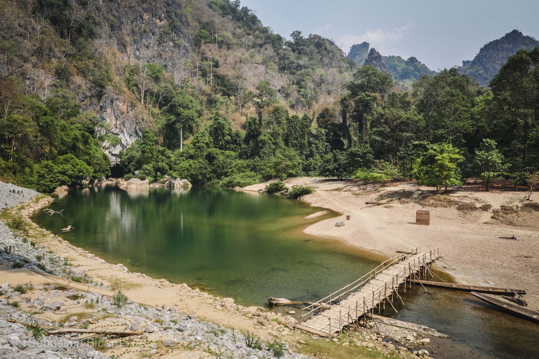https://mdw-travel-data-us-east-1.s3.amazonaws.com/img/country/Laos/Kong-Lor-Cave/img_01.jpg