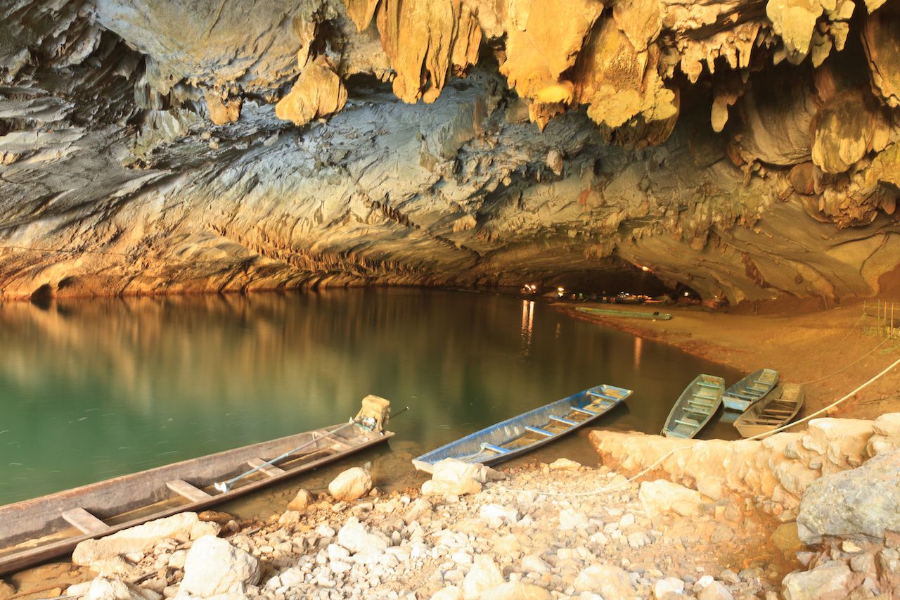 https://mdw-travel-data-us-east-1.s3.amazonaws.com/img/country/Laos/Konglor-Cave/img_03.jpg