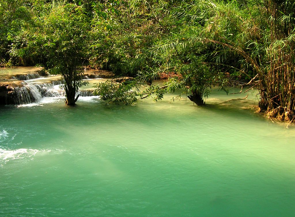 https://mdw-travel-data-us-east-1.s3.amazonaws.com/img/country/Laos/Kouang-Si-Waterfall/img_01.jpg