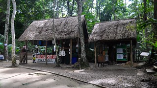 https://mdw-travel-data-us-east-1.s3.amazonaws.com/img/country/Laos/Kuang-Si-Bear-Rescue-Centre/img_03.jpg