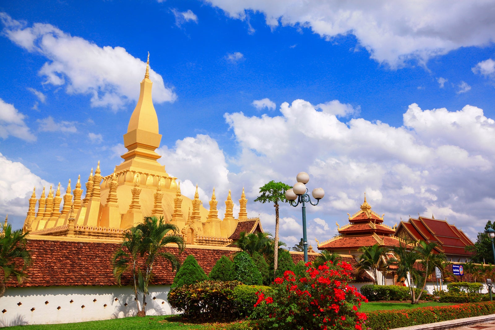 https://mdw-travel-data-us-east-1.s3.amazonaws.com/img/country/Laos/Lao-ITECC/img_01.jpg