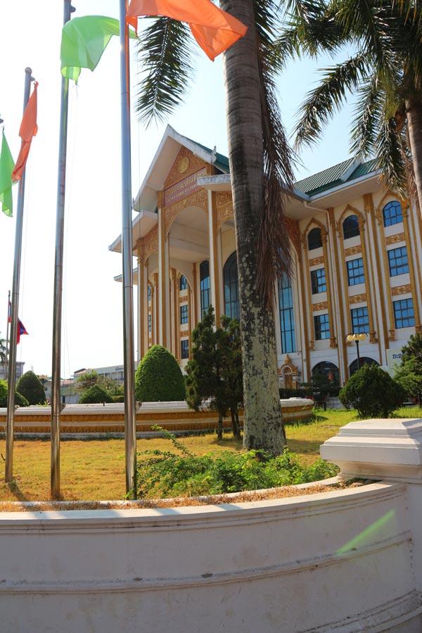 https://mdw-travel-data-us-east-1.s3.amazonaws.com/img/country/Laos/Lao-National-Cultural-Hall/img_03.jpg