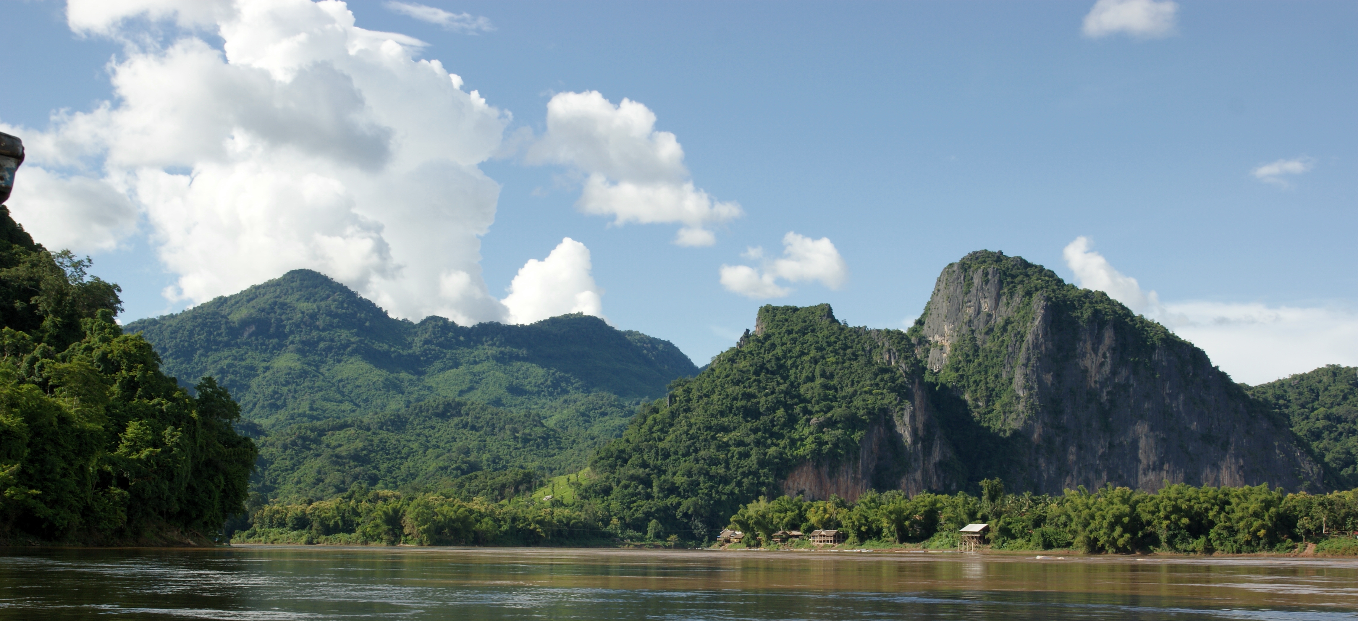https://mdw-travel-data-us-east-1.s3.amazonaws.com/img/country/Laos/Mekong-River/img_03.jpg