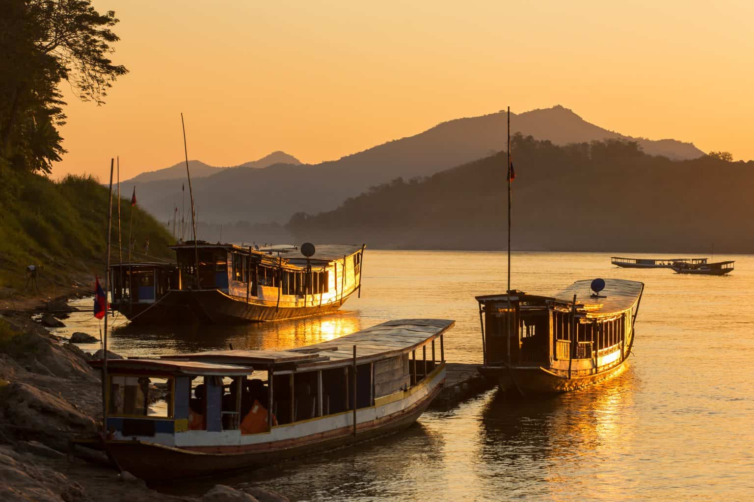 https://mdw-travel-data-us-east-1.s3.amazonaws.com/img/country/Laos/Mekong-Tours/img_01.jpg