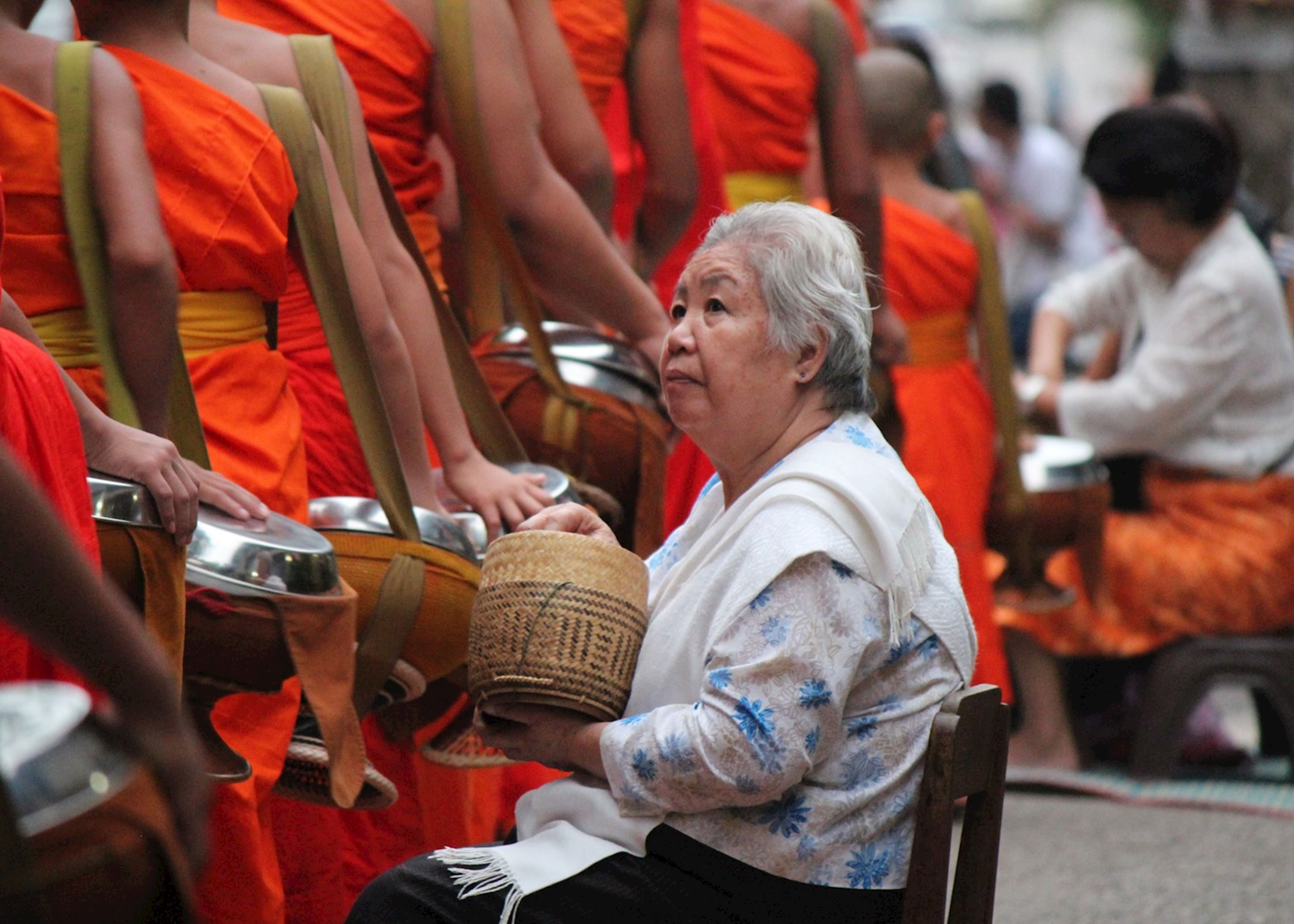 https://mdw-travel-data-us-east-1.s3.amazonaws.com/img/country/Laos/Morning-Alms-Giving-Ceremony/img_01.jpg