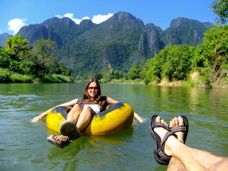 https://mdw-travel-data-us-east-1.s3.amazonaws.com/img/country/Laos/Muang-Vang/img_00.jpg