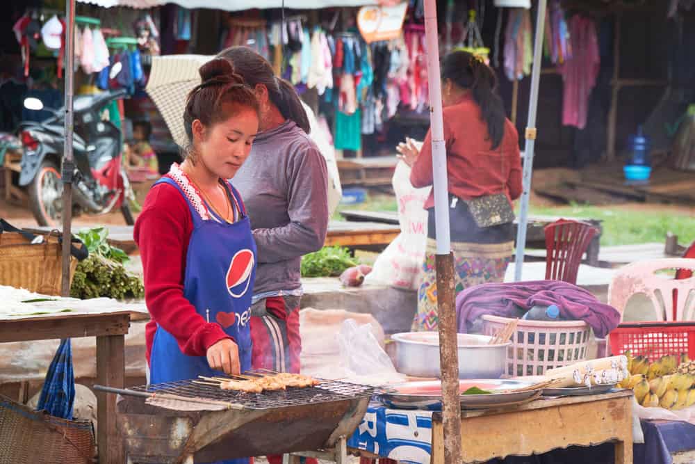 https://mdw-travel-data-us-east-1.s3.amazonaws.com/img/country/Laos/Muang-Xay-Central-Market/img_01.jpg