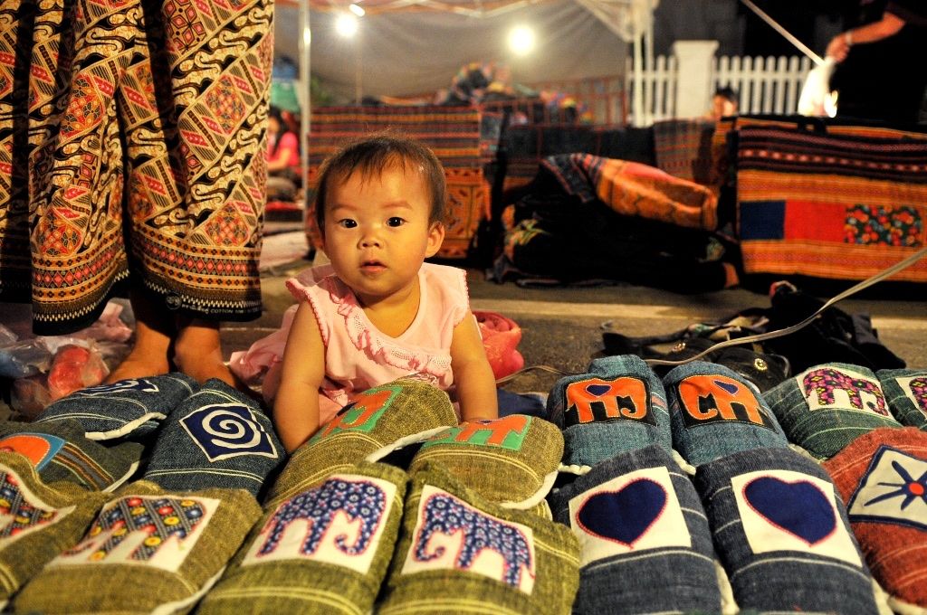 https://mdw-travel-data-us-east-1.s3.amazonaws.com/img/country/Laos/Muangsing-Night-Market/img_03.jpg