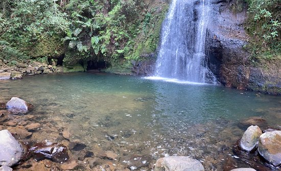 https://mdw-travel-data-us-east-1.s3.amazonaws.com/img/country/Laos/Nam-Kat-Waterfall/img_01.jpg