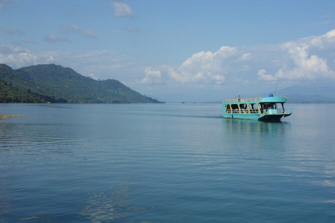 https://mdw-travel-data-us-east-1.s3.amazonaws.com/img/country/Laos/Nam-Ngum-Lake/img_03.jpg