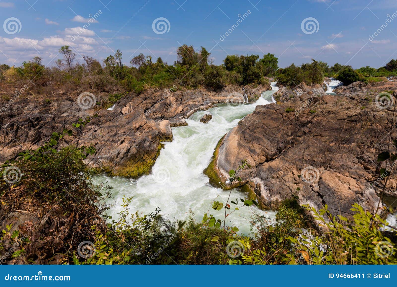 https://mdw-travel-data-us-east-1.s3.amazonaws.com/img/country/Laos/Nga-Phi-Long-Rapids/img_02.jpg
