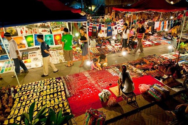 https://mdw-travel-data-us-east-1.s3.amazonaws.com/img/country/Laos/Night-Market/img_01.jpg