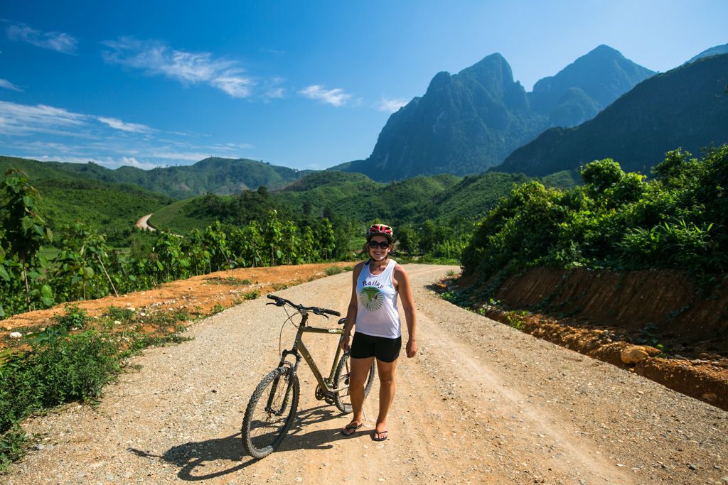 https://mdw-travel-data-us-east-1.s3.amazonaws.com/img/country/Laos/Nong-Khiaw-Backpackers/img_03.jpg