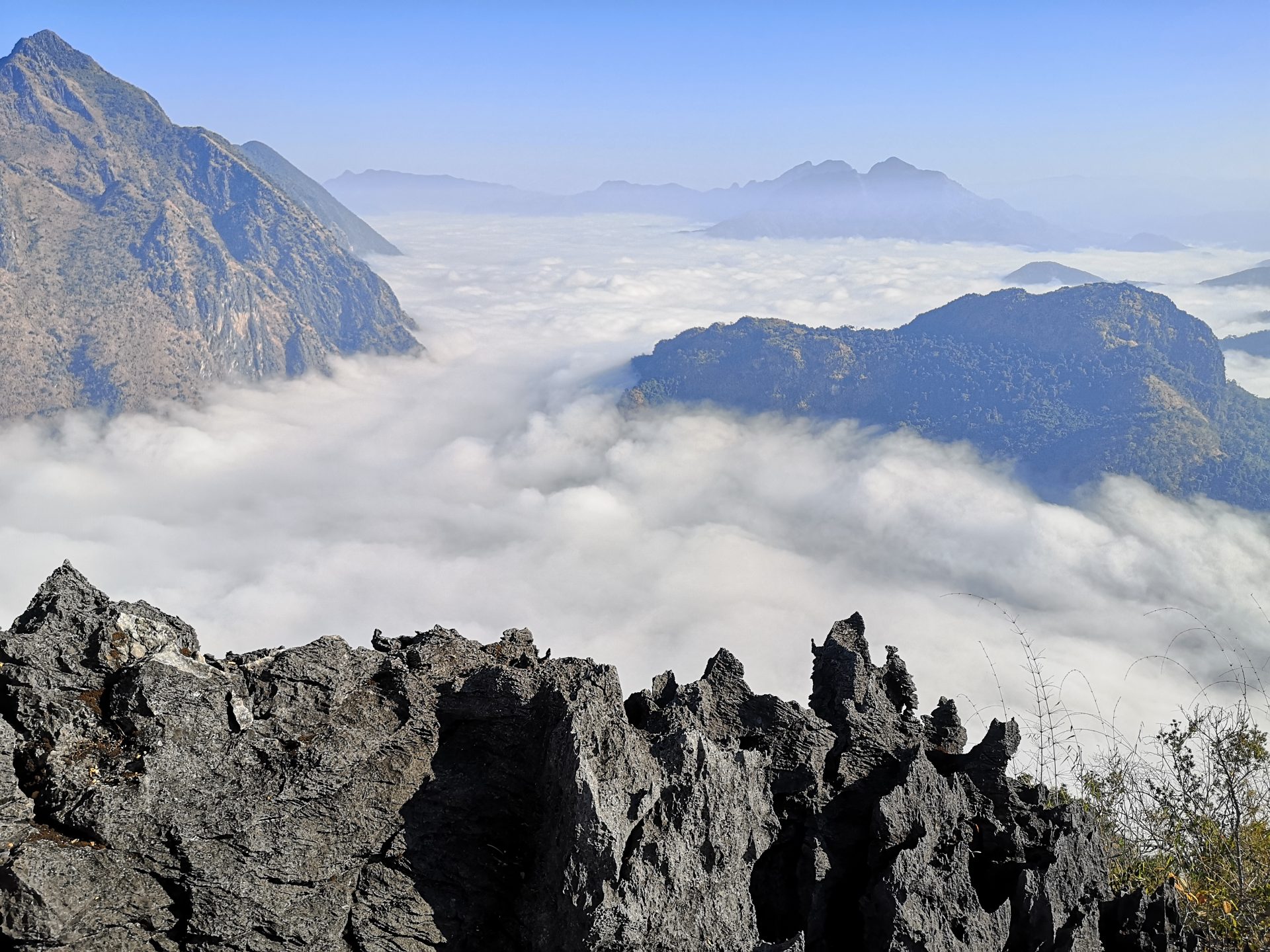 https://mdw-travel-data-us-east-1.s3.amazonaws.com/img/country/Laos/Nong-Khiaw-Mountain-Viewpoint/img_00.jpg