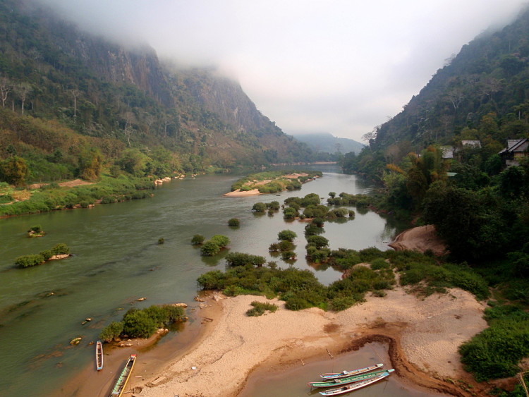 https://mdw-travel-data-us-east-1.s3.amazonaws.com/img/country/Laos/Nong-Khiaw-Primary-School/img_02.jpg