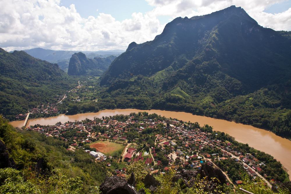 https://mdw-travel-data-us-east-1.s3.amazonaws.com/img/country/Laos/Nong-Khiaw-Primary-School/img_03.jpg