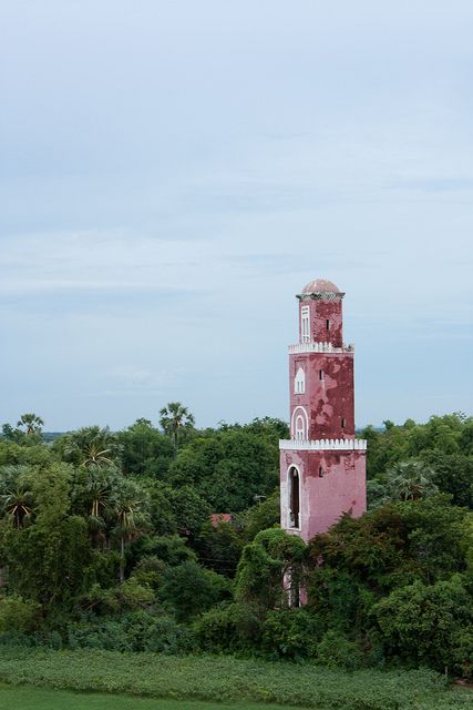 https://mdw-travel-data-us-east-1.s3.amazonaws.com/img/country/Laos/Old-French-Lighthouse/img_01.jpg