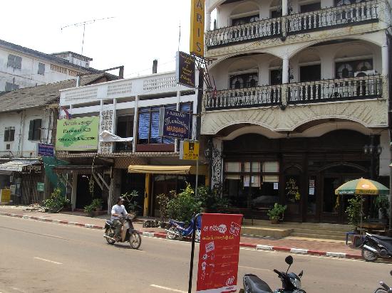https://mdw-travel-data-us-east-1.s3.amazonaws.com/img/country/Laos/Pangkham-Street/img_01.jpg