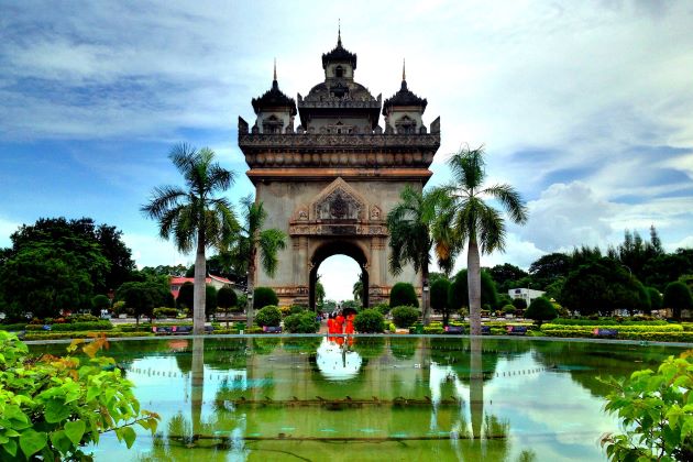 https://mdw-travel-data-us-east-1.s3.amazonaws.com/img/country/Laos/Patuxay-Monument/img_01.jpg