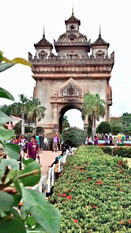 https://mdw-travel-data-us-east-1.s3.amazonaws.com/img/country/Laos/Patuxay-Monument/img_02.jpg