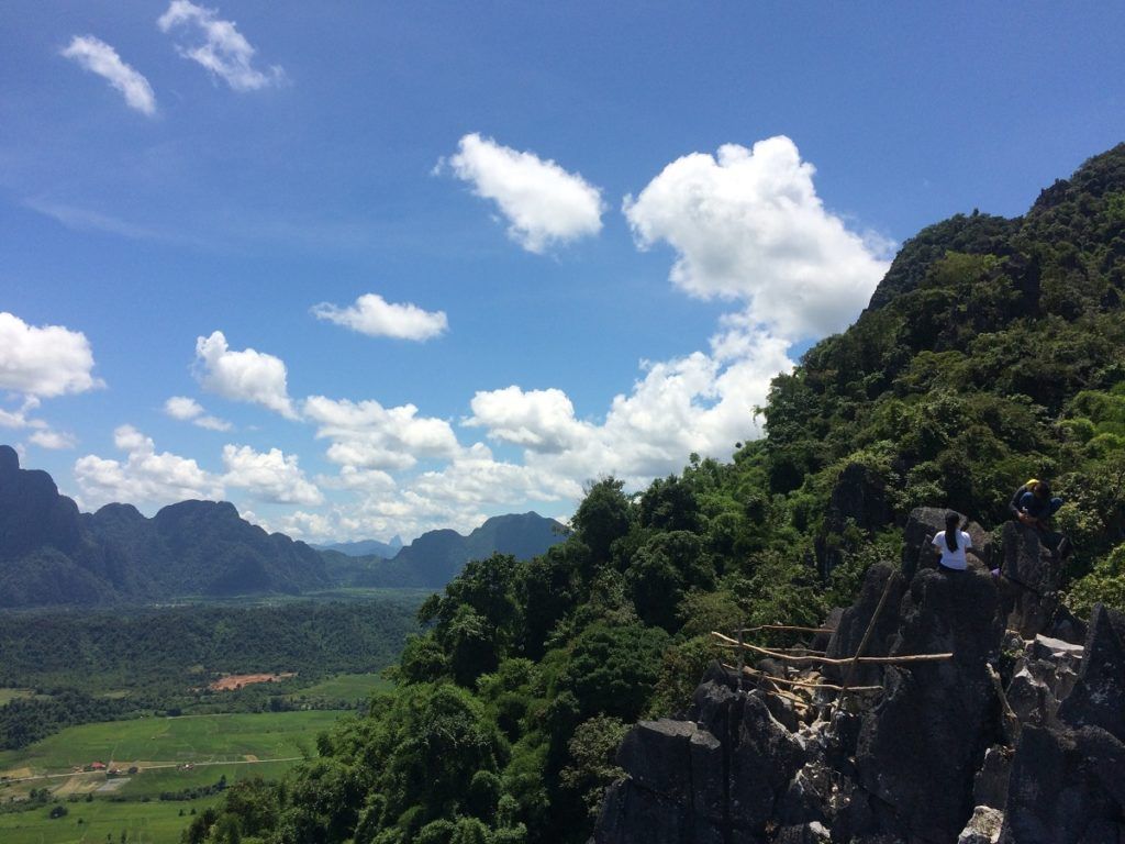 https://mdw-travel-data-us-east-1.s3.amazonaws.com/img/country/Laos/Pha-Ngeun-Viewpoint/img_02.jpg
