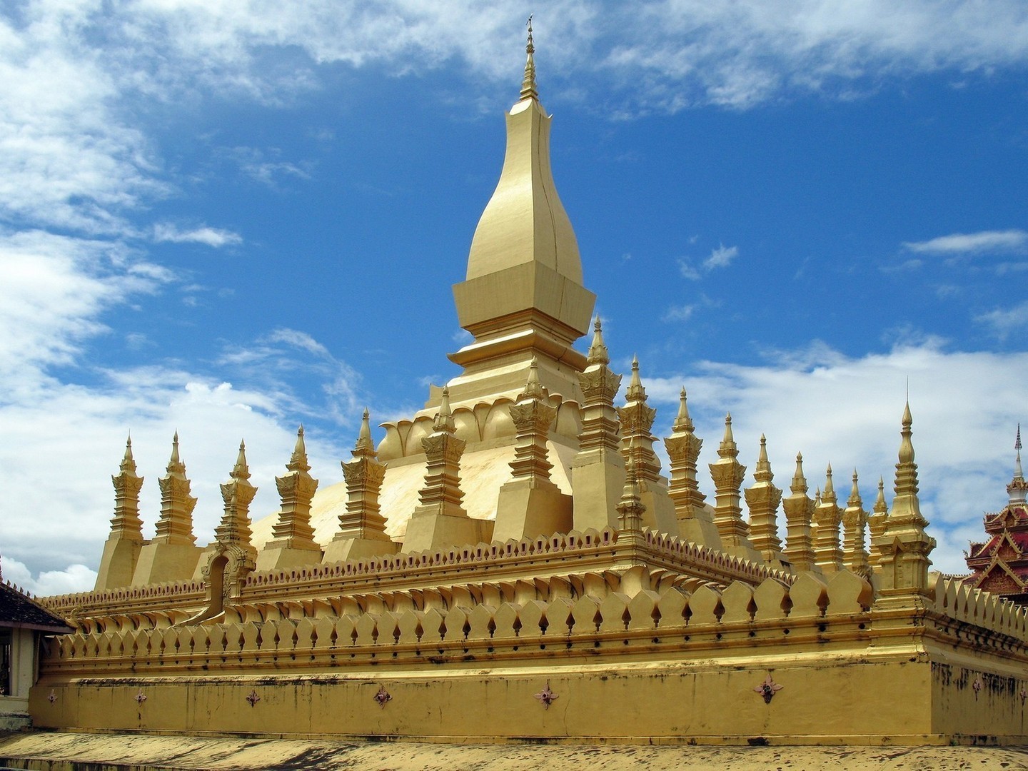 https://mdw-travel-data-us-east-1.s3.amazonaws.com/img/country/Laos/Pha-Phoak-Cave/img_01.jpg