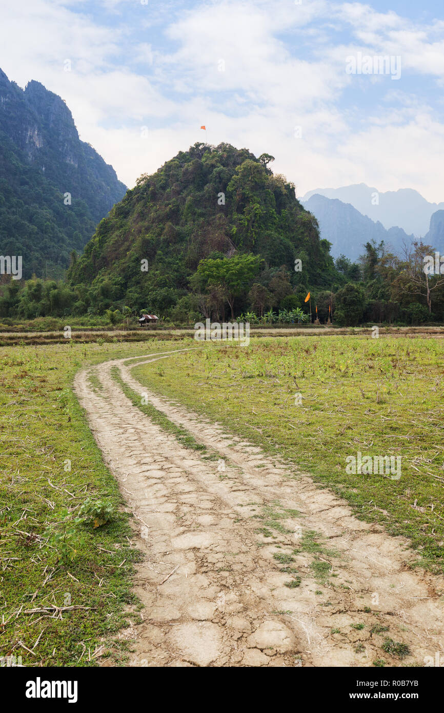 https://mdw-travel-data-us-east-1.s3.amazonaws.com/img/country/Laos/Pha-Poak-Viewpoint/img_03.jpg