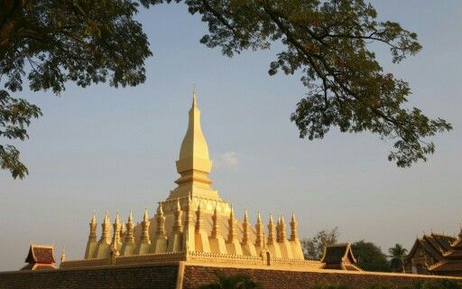 https://mdw-travel-data-us-east-1.s3.amazonaws.com/img/country/Laos/Pha-That-Luang/img_03.jpg