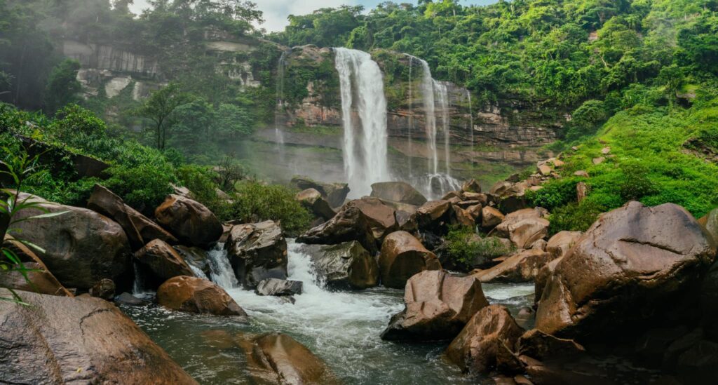 https://mdw-travel-data-us-east-1.s3.amazonaws.com/img/country/Laos/Phou-Khao-Khouay-National-Bio-Diversity-Conservation-Area/img_01.jpg