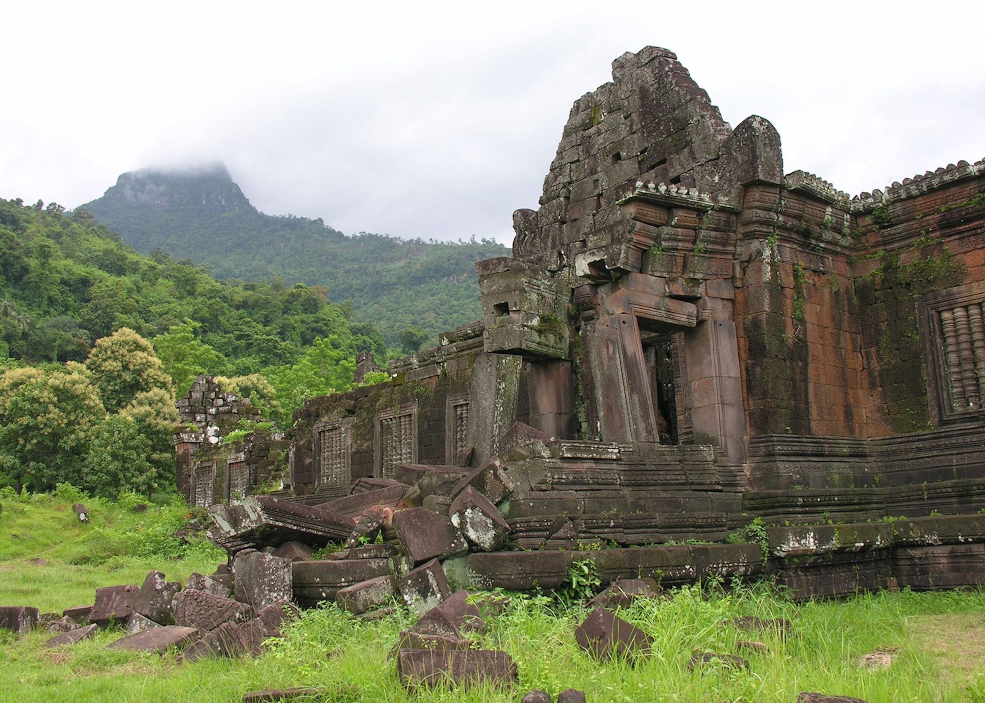 https://mdw-travel-data-us-east-1.s3.amazonaws.com/img/country/Laos/Phou-Khoun/img_02.jpg