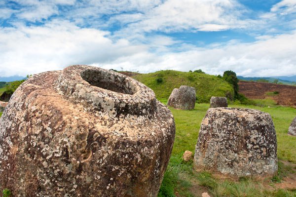 https://mdw-travel-data-us-east-1.s3.amazonaws.com/img/country/Laos/Plain-of-Jars-Site-52/img_01.jpg
