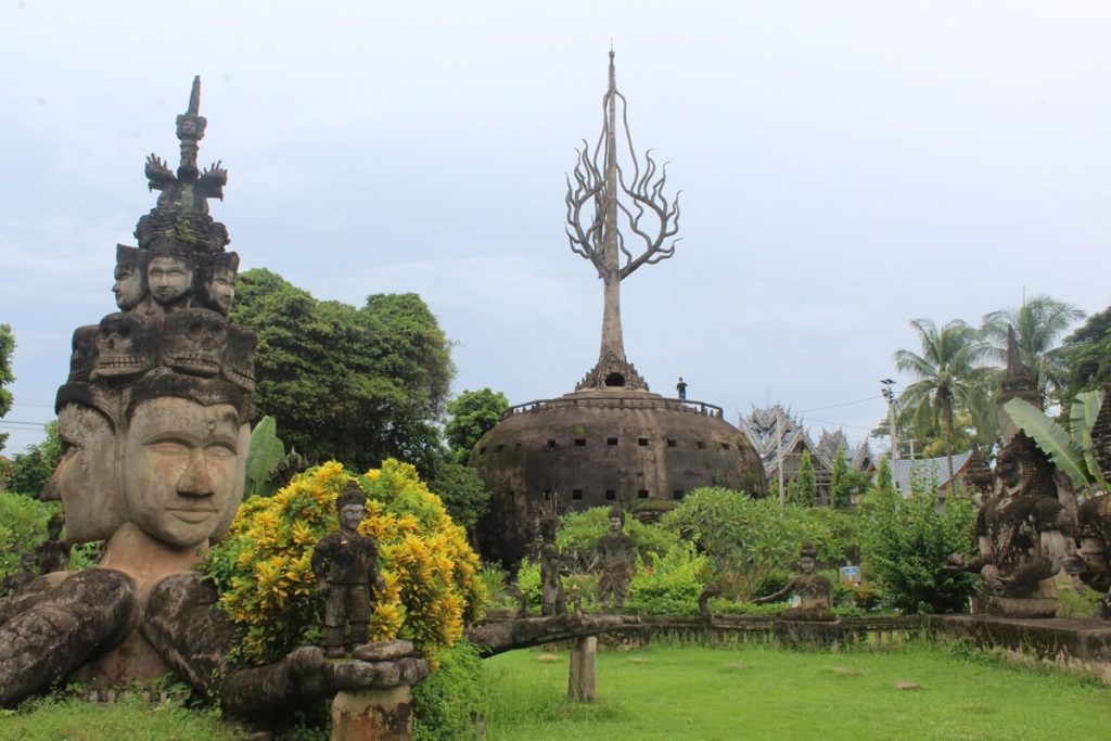 https://mdw-travel-data-us-east-1.s3.amazonaws.com/img/country/Laos/Quirky-Lao/img_01.jpg