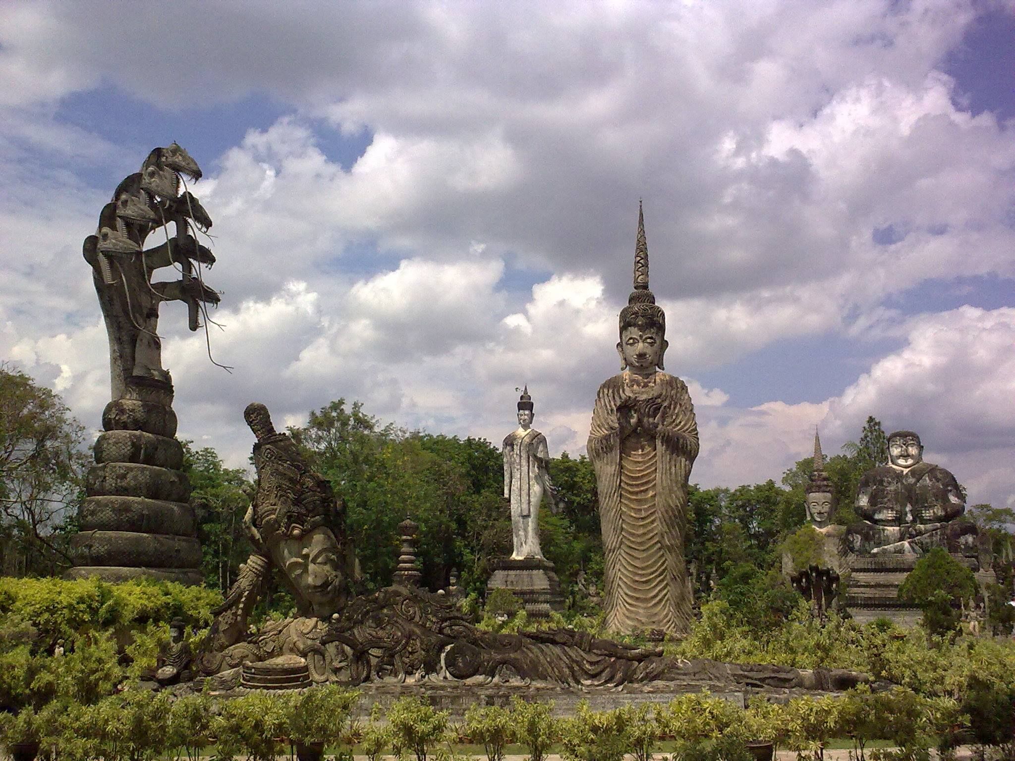 https://mdw-travel-data-us-east-1.s3.amazonaws.com/img/country/Laos/Sala-Keoku/img_02.jpg