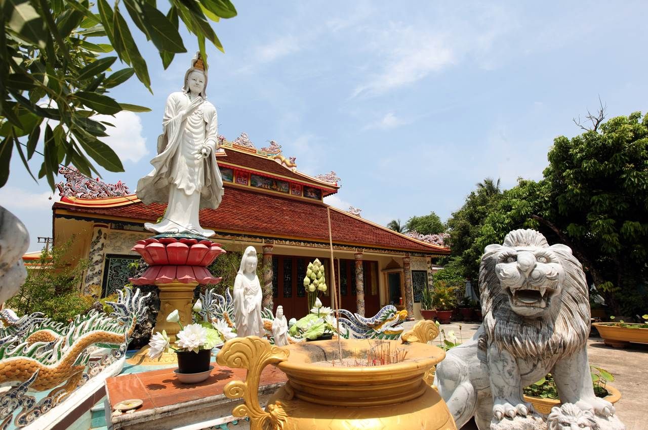https://mdw-travel-data-us-east-1.s3.amazonaws.com/img/country/Laos/Savannakhet-City-Pillar-Shrine/img_03.jpg