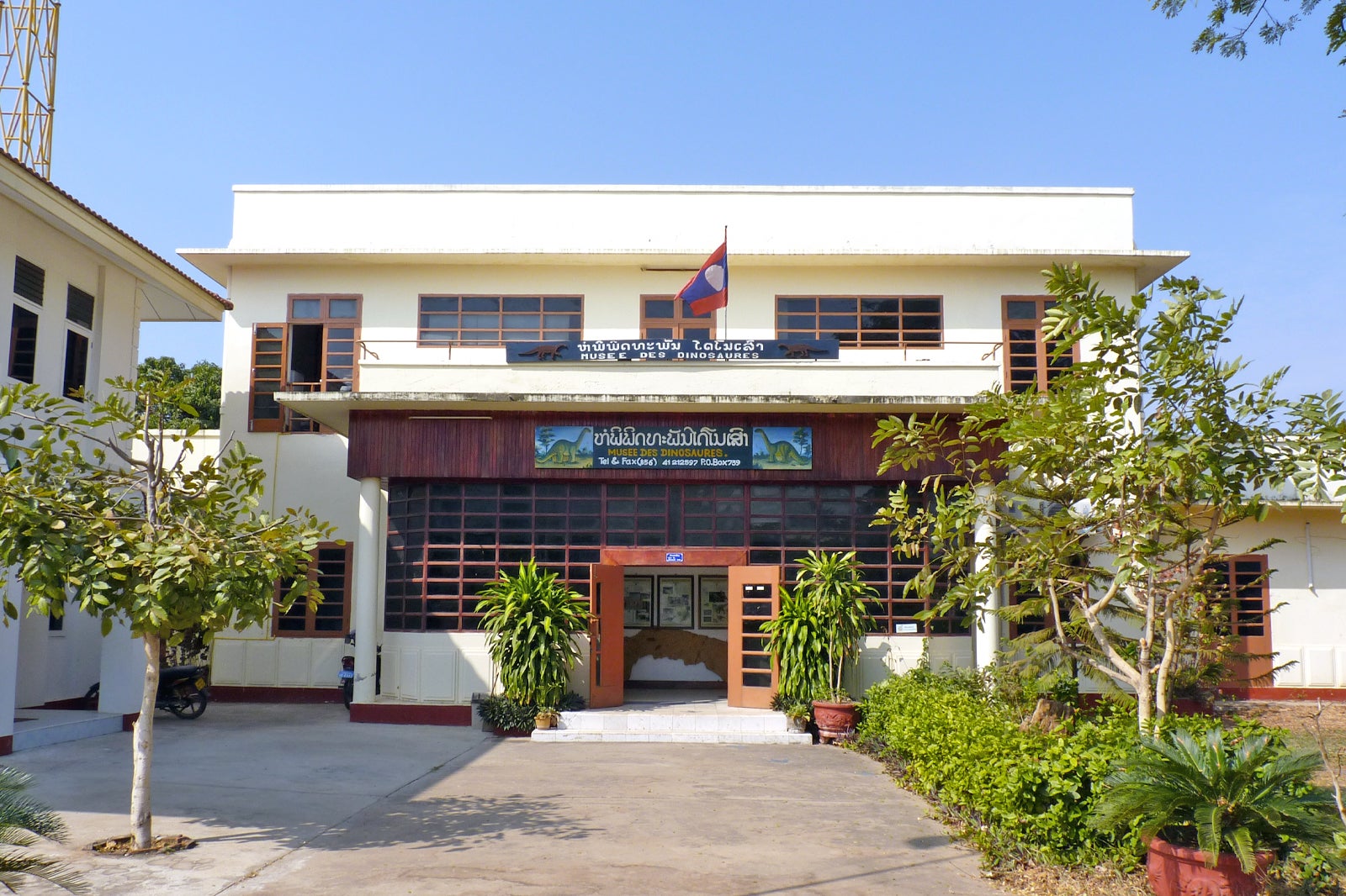 https://mdw-travel-data-us-east-1.s3.amazonaws.com/img/country/Laos/Savannakhet-Dinosaur-Park/img_03.jpg