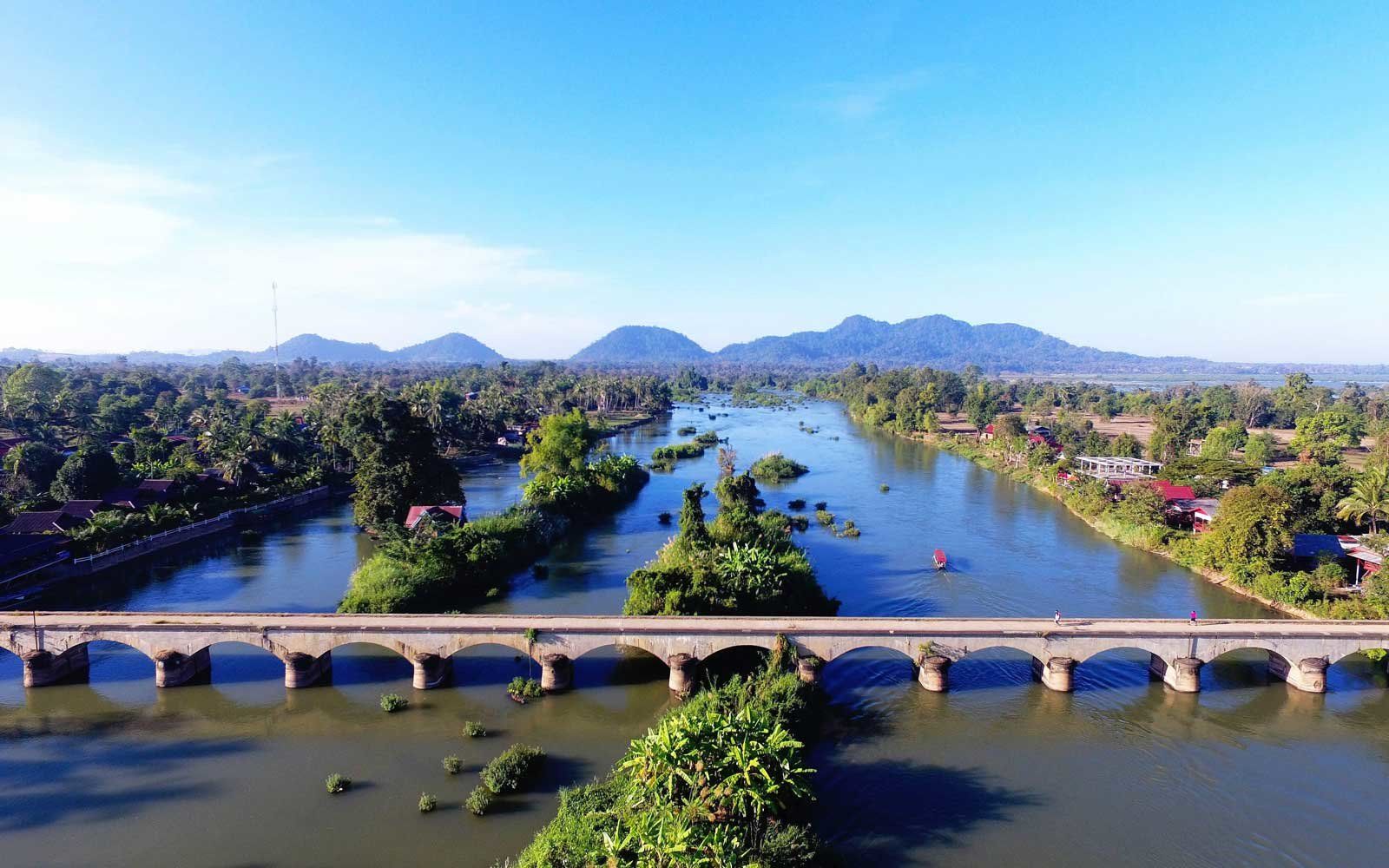https://mdw-travel-data-us-east-1.s3.amazonaws.com/img/country/Laos/Siphandone-Dolphin-Pool/img_01.jpg