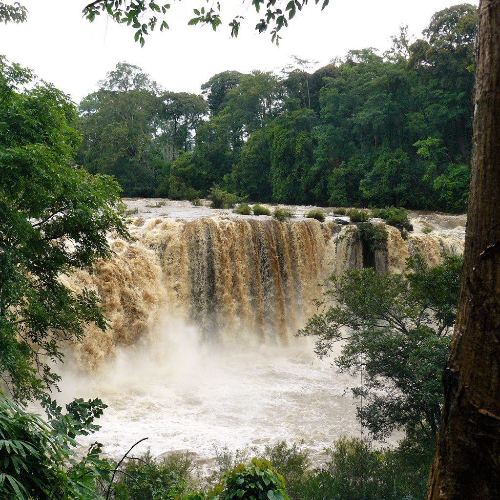 https://mdw-travel-data-us-east-1.s3.amazonaws.com/img/country/Laos/Tad-Bok-Waterfall/img_03.jpg