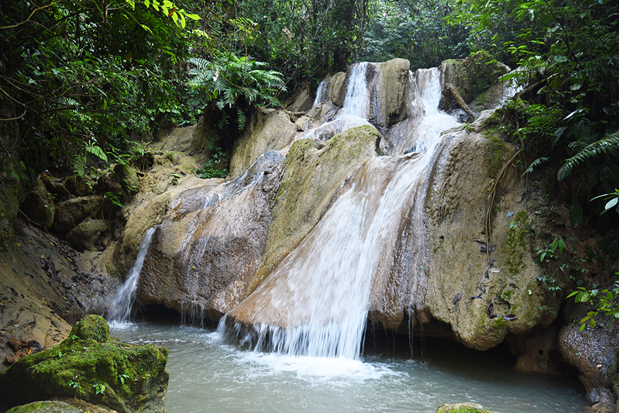 https://mdw-travel-data-us-east-1.s3.amazonaws.com/img/country/Laos/Tad-Thong-Waterfall/img_01.jpg