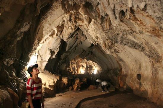 https://mdw-travel-data-us-east-1.s3.amazonaws.com/img/country/Laos/Tham-Chang-Cave/img_03.jpg