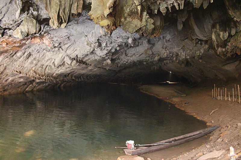 https://mdw-travel-data-us-east-1.s3.amazonaws.com/img/country/Laos/Tham-Faern-Cave/img_02.jpg